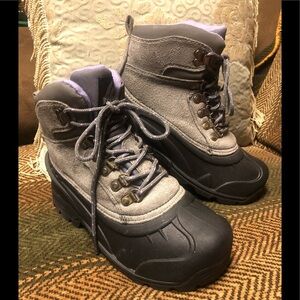 ITASCA 2019 3M Thinsulate Girls size 6 BOOTIES!!​